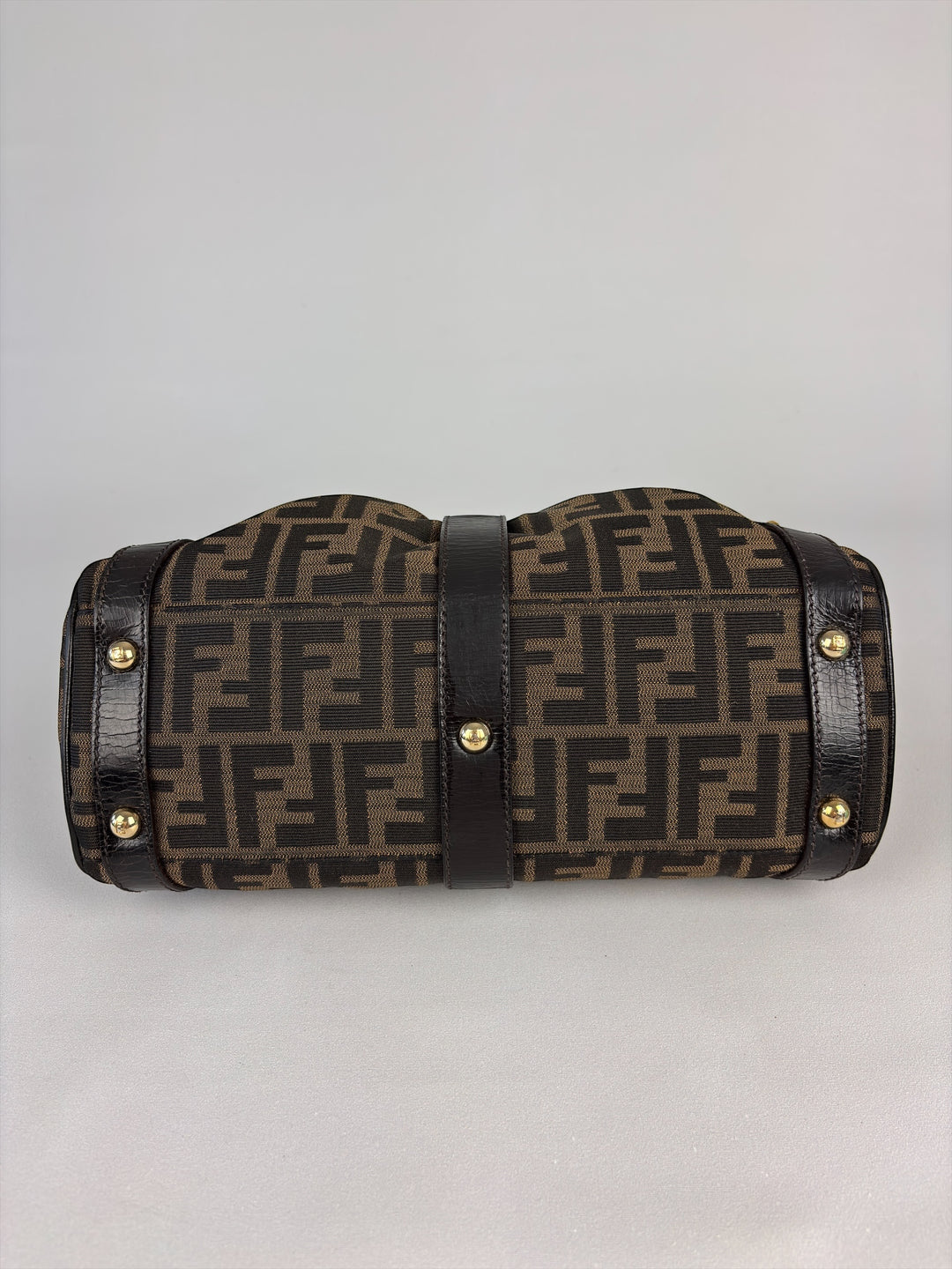 Fendi Vintage Zucca Canvas Bauletto Handtasche – Satchel mit Fronttasche und rundem Fendi-Drehverschluss