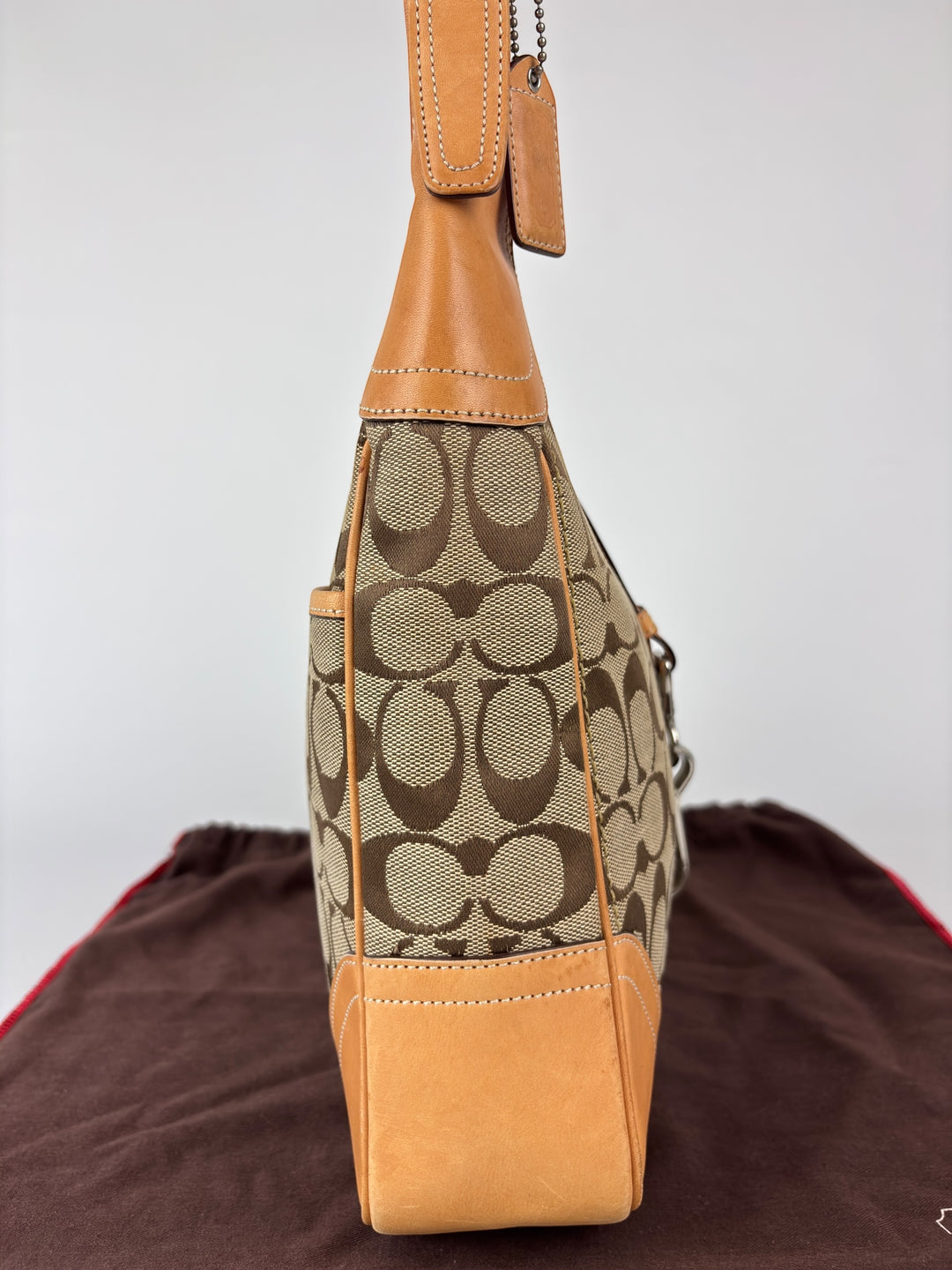 Coach Signature Jacquard Hobo Bag mit Dog-Leash Clip