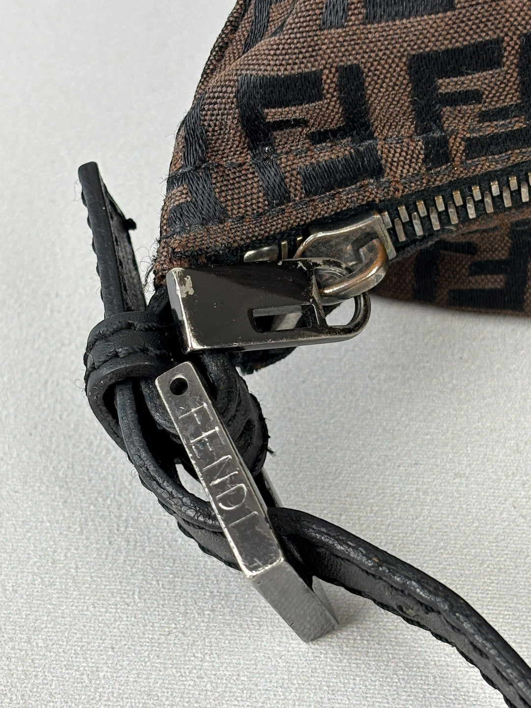 Fendi Baguette Segeltuch Handtaschen