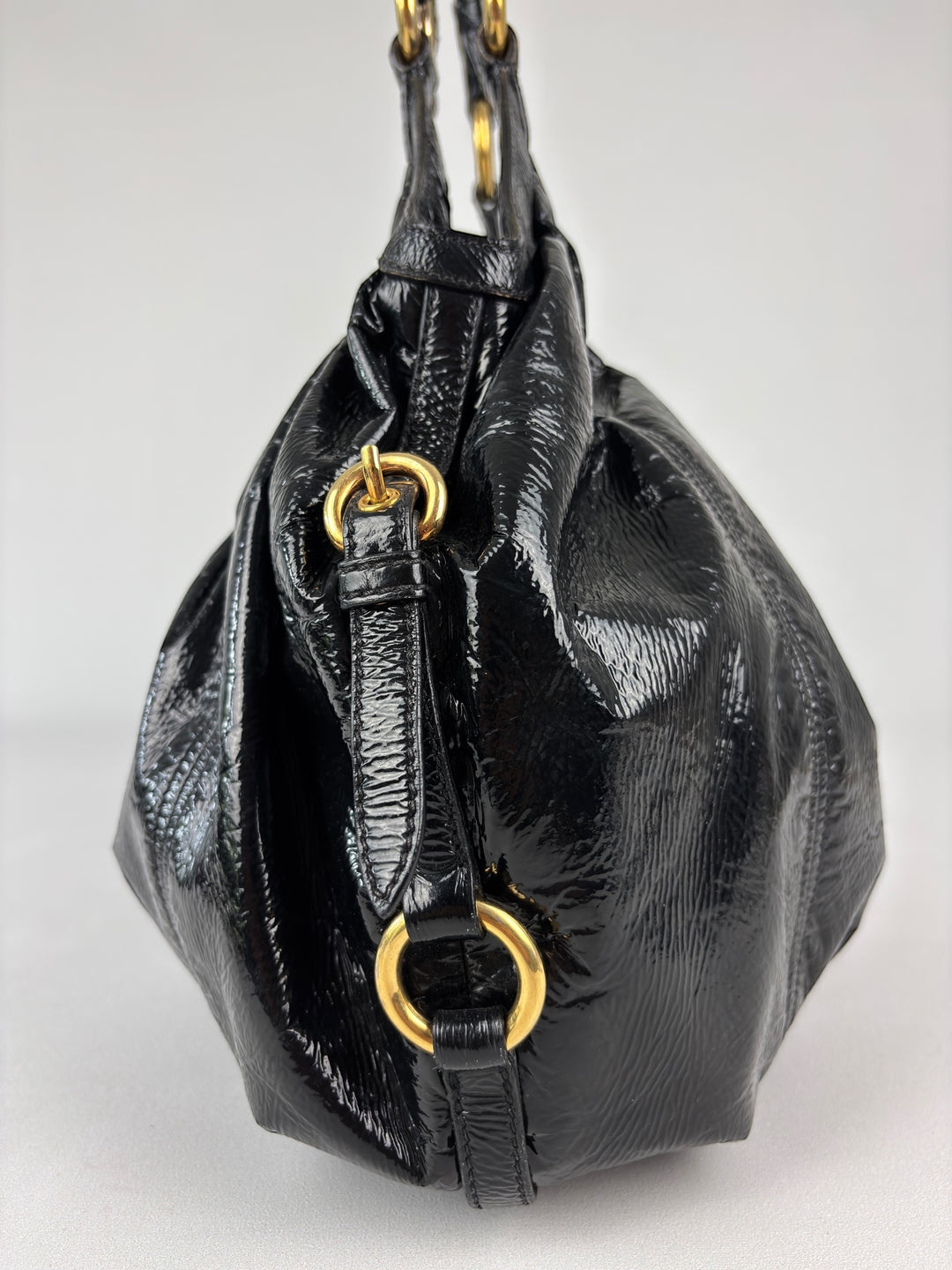 Miu Miu Lackleder Hobo Bag Croissant Halfmoon Schultertasche