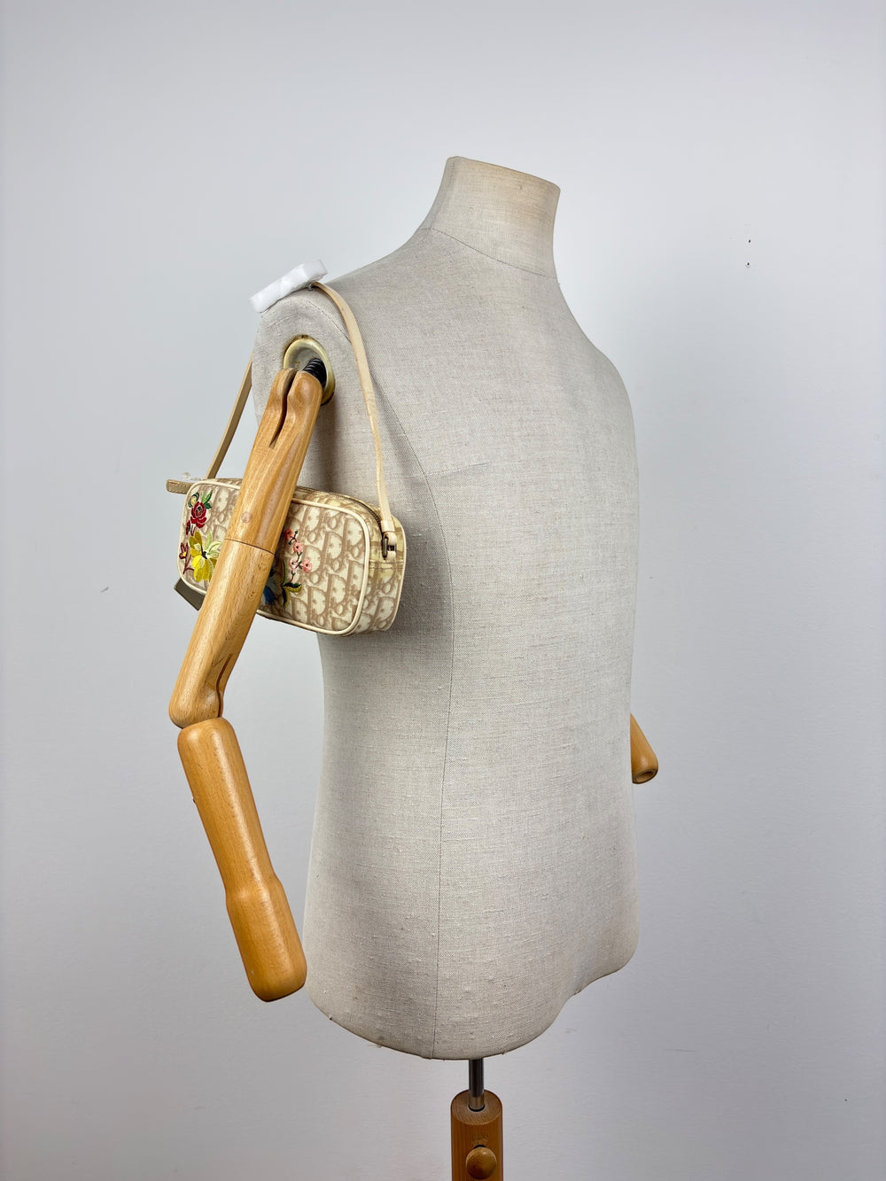 Christian Dior Trotter Floral Embroidery Shoulder Bag / Pochette / Baguette mit Staubbeutel