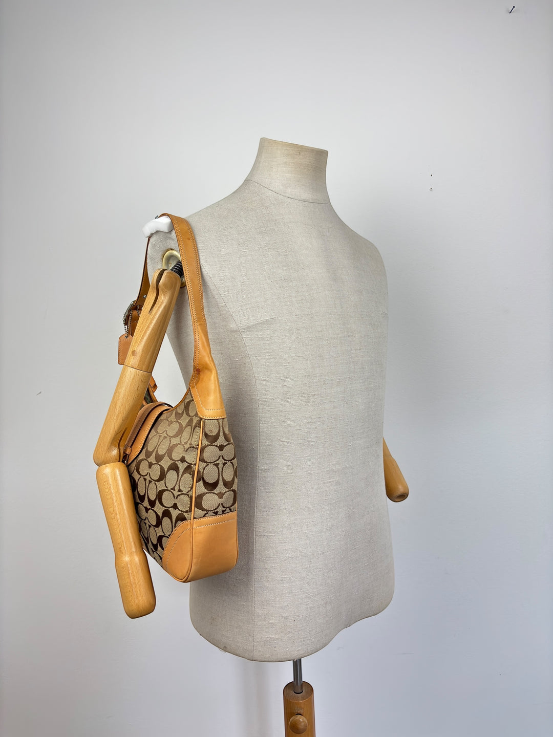Coach Signature Jacquard Hobo Bag mit Dog-Leash Clip