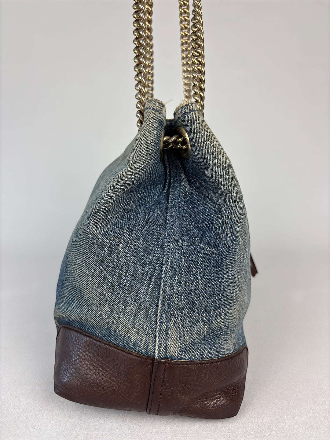 Gucci Soho Denim Tote/Hobo Bag mit Kettenriemen und Fransenanhänger