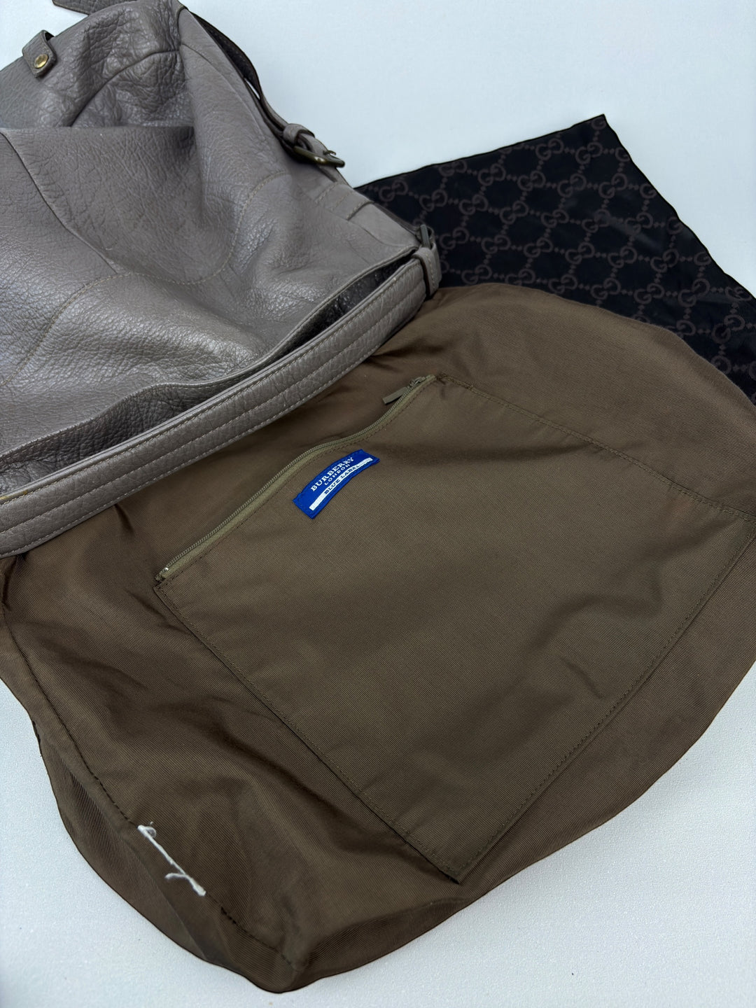 Burberry Brit Hobo Shoulder Bag / Schultertasche / Leder Gucci Soho