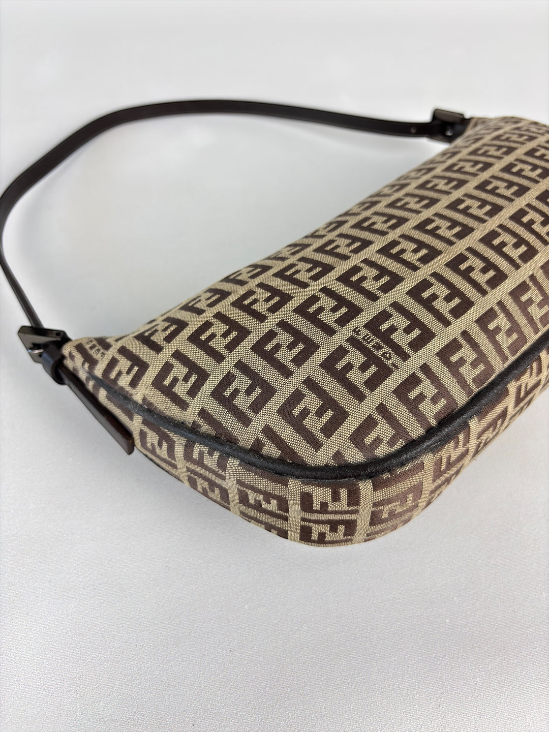 Fendi Zucca Baguette / Croissant / Halbmond / Pochette Schultertasche