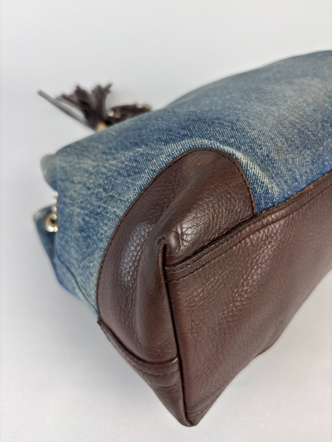 Gucci Soho Denim Tote/Hobo Bag mit Kettenriemen und Fransenanhänger