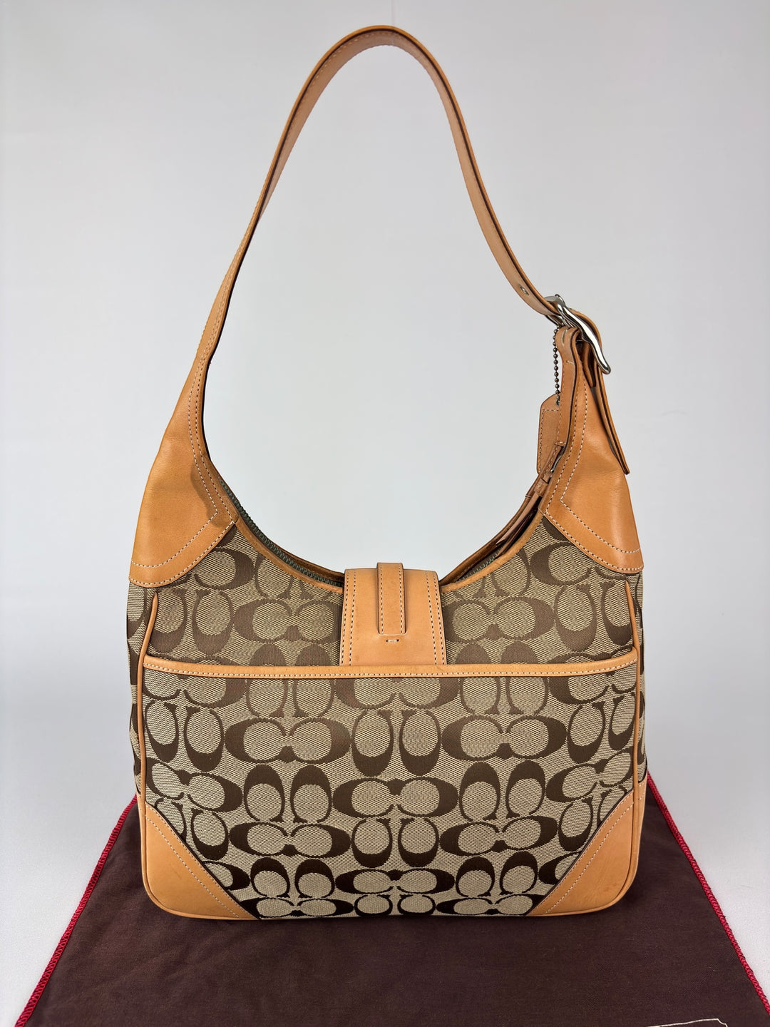 Coach Signature Jacquard Hobo Bag mit Dog-Leash Clip