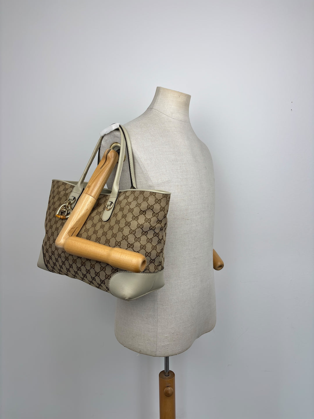 Gucci Sukey Segeltuch Handtaschen