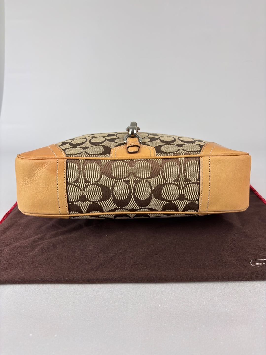 Coach Signature Jacquard Hobo Bag mit Dog-Leash Clip