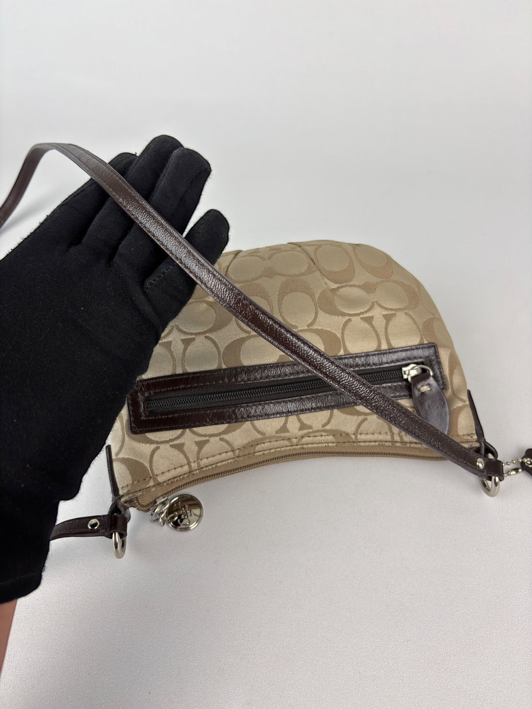 Coach Signature Crossbody Pouch (Mini-Hobo mit Schulterriemen)