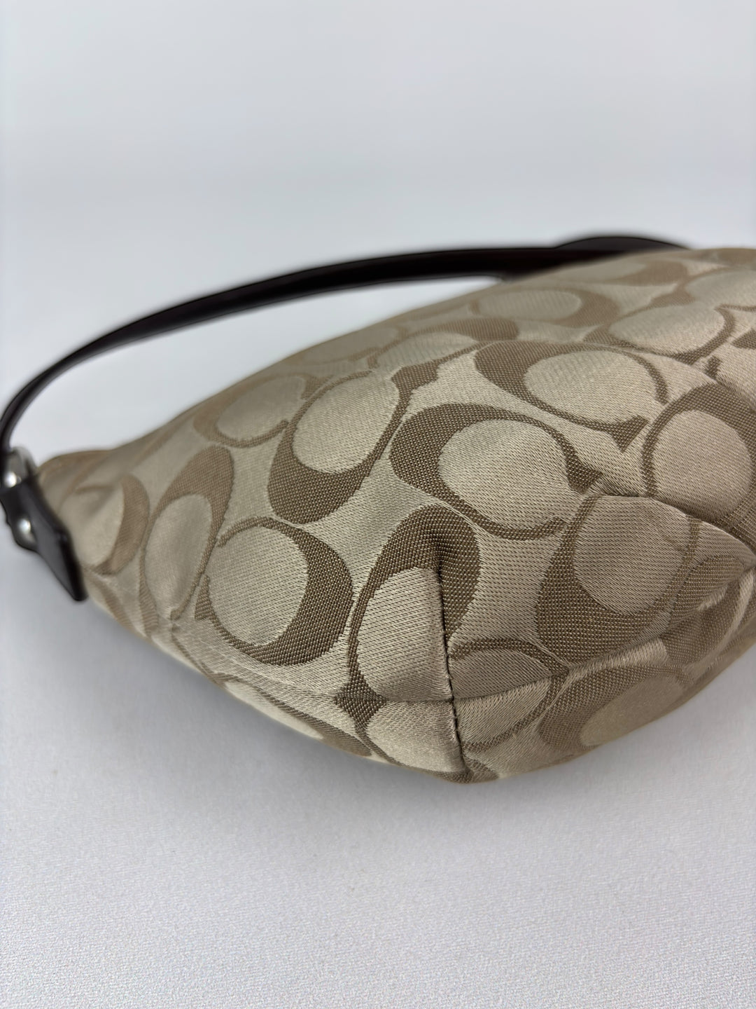 Coach Signature Crossbody Pouch (Mini-Hobo mit Schulterriemen)