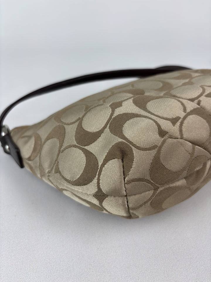Coach Signature Crossbody Pouch (Mini-Hobo mit Schulterriemen)
