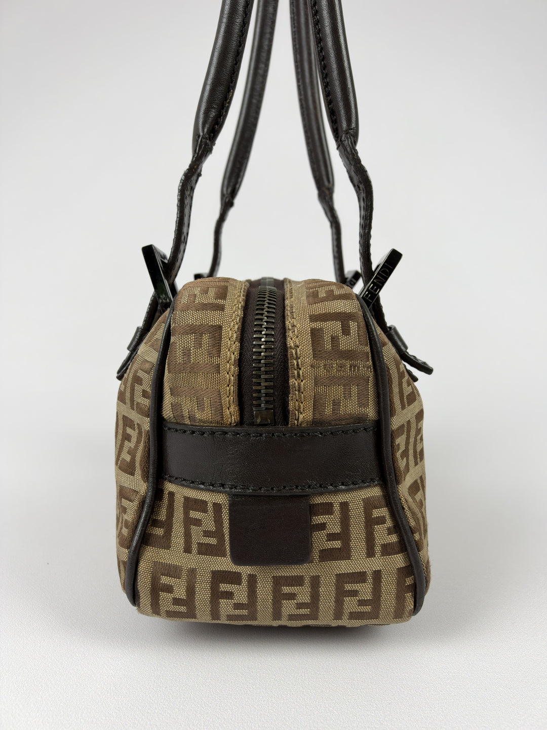 Fendi Zucchino Canvas Mini Boston Shoulder Bag in Beige/Braun, Detailansicht 1