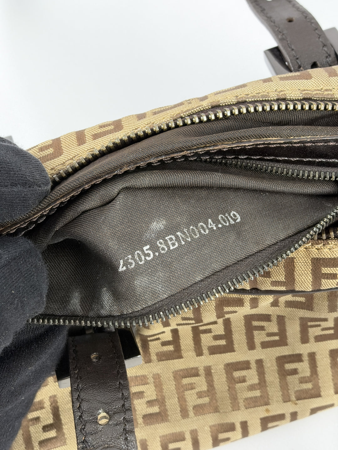 Fendi Zucchino Canvas Mini Boston Shoulder Bag in Beige/Braun, Detailansicht 13