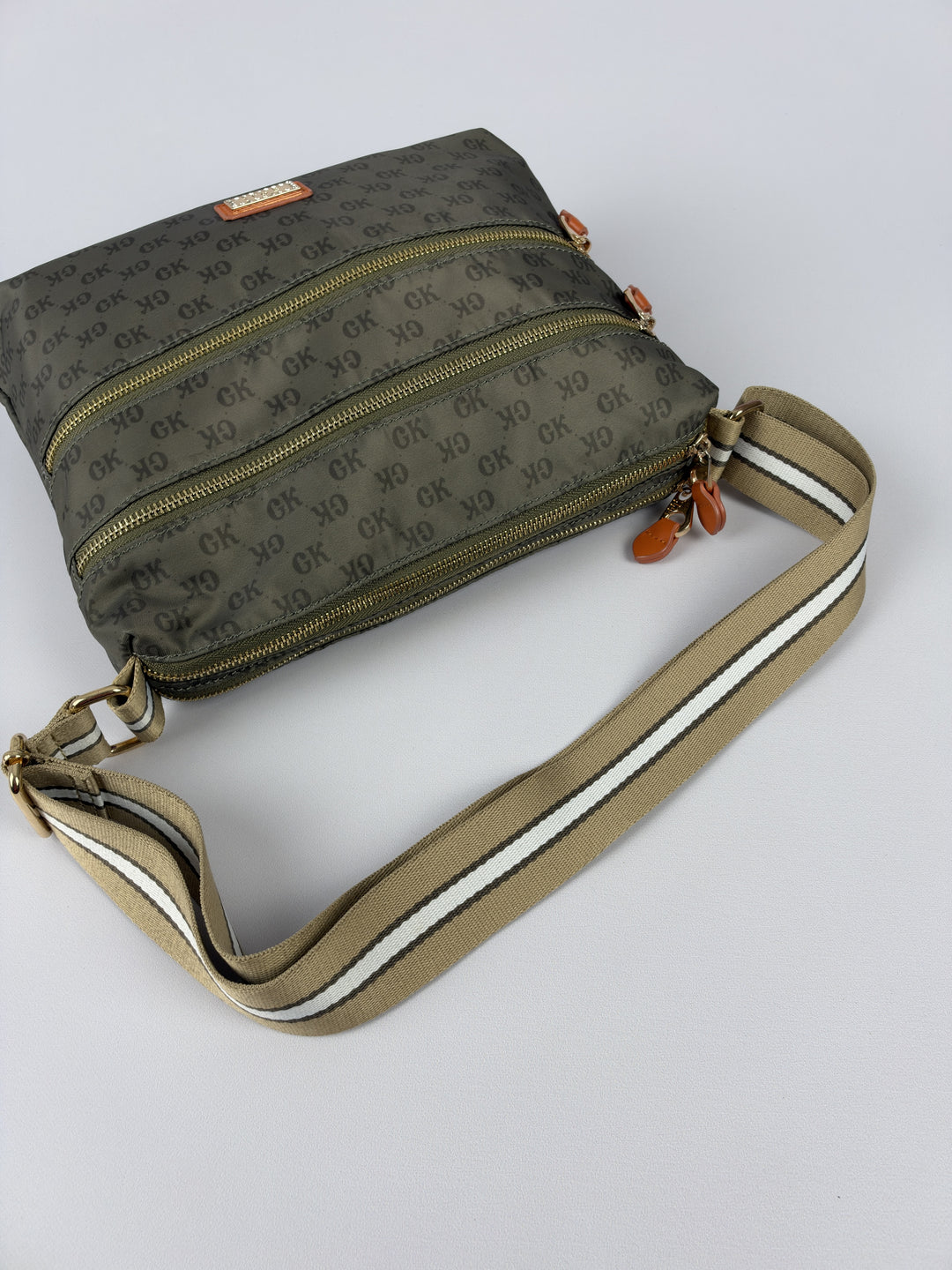 Goji GK Monogram Nylon Messenger Shoulder Bag in Khaki/Olive, Detailansicht 5