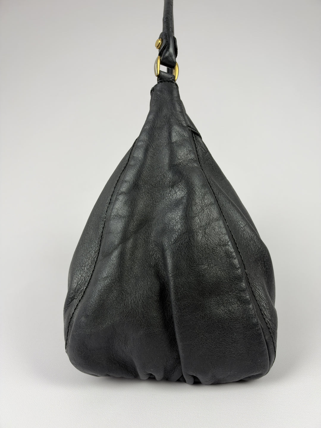 Gucci Abbey D-Ring Leather Hobo Shoulder Bag in Schwarz, Detailansicht 4