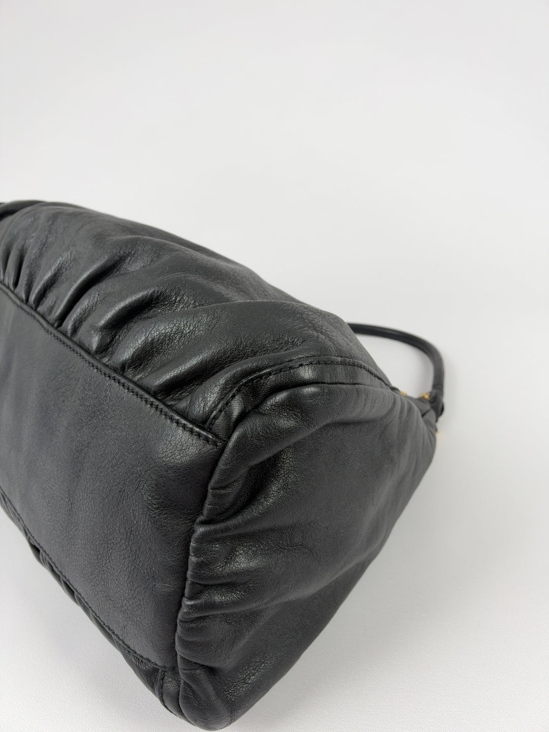 Gucci Abbey D-Ring Leather Hobo Shoulder Bag in Schwarz, Detailansicht 7