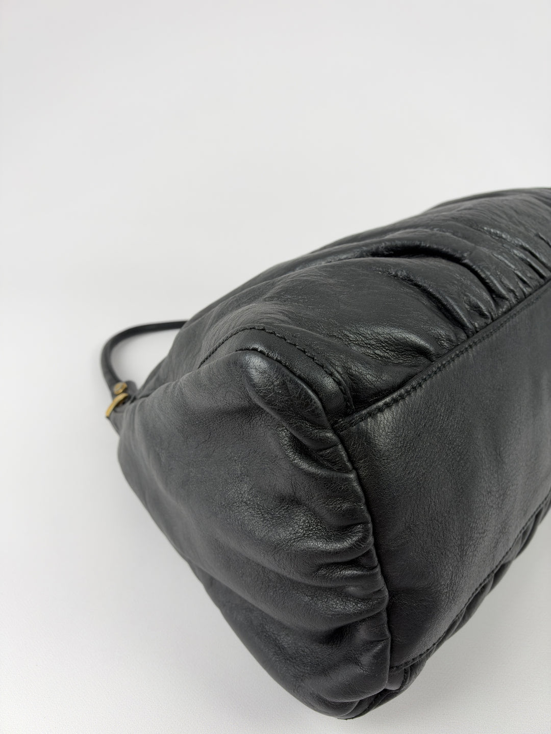 Gucci Abbey D-Ring Leather Hobo Shoulder Bag in Schwarz, Detailansicht 8
