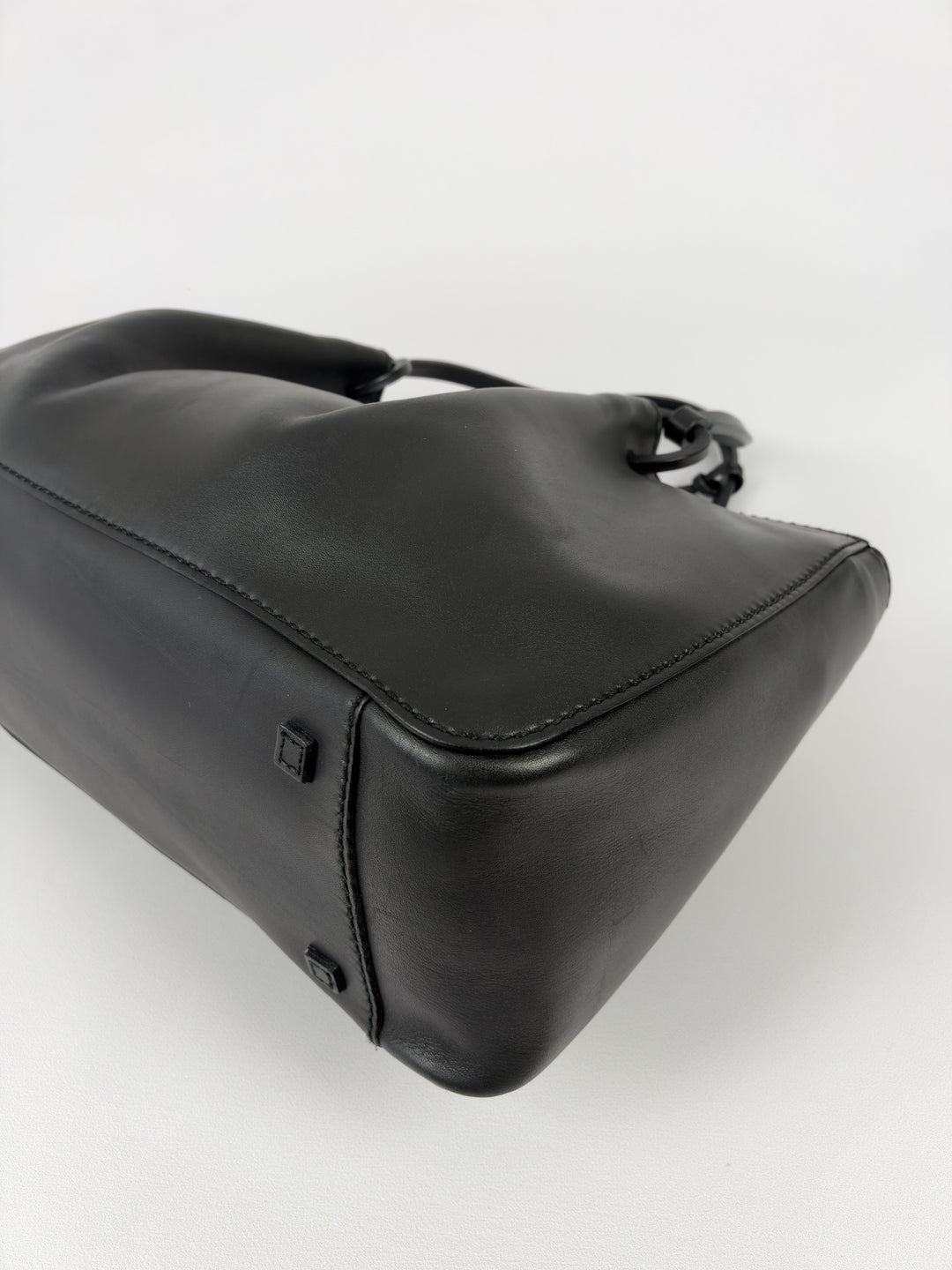 Gucci Black Leather Tote Shoulder Bag with Pouch in Schwarz, Detailansicht 10