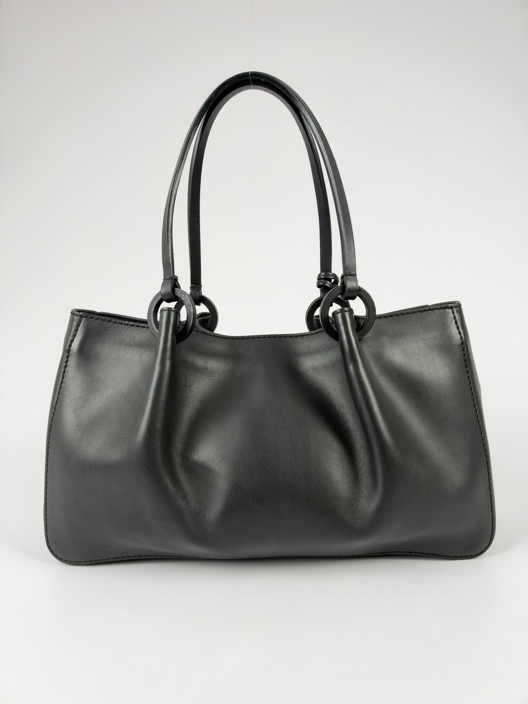 Gucci Black Leather Tote Shoulder Bag with Pouch in Schwarz, Detailansicht 3