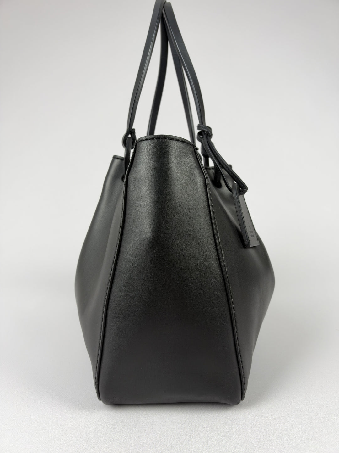 Gucci Black Leather Tote Shoulder Bag with Pouch in Schwarz, Detailansicht 4
