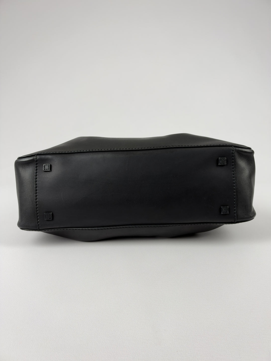 Gucci Black Leather Tote Shoulder Bag with Pouch in Schwarz, Detailansicht 6