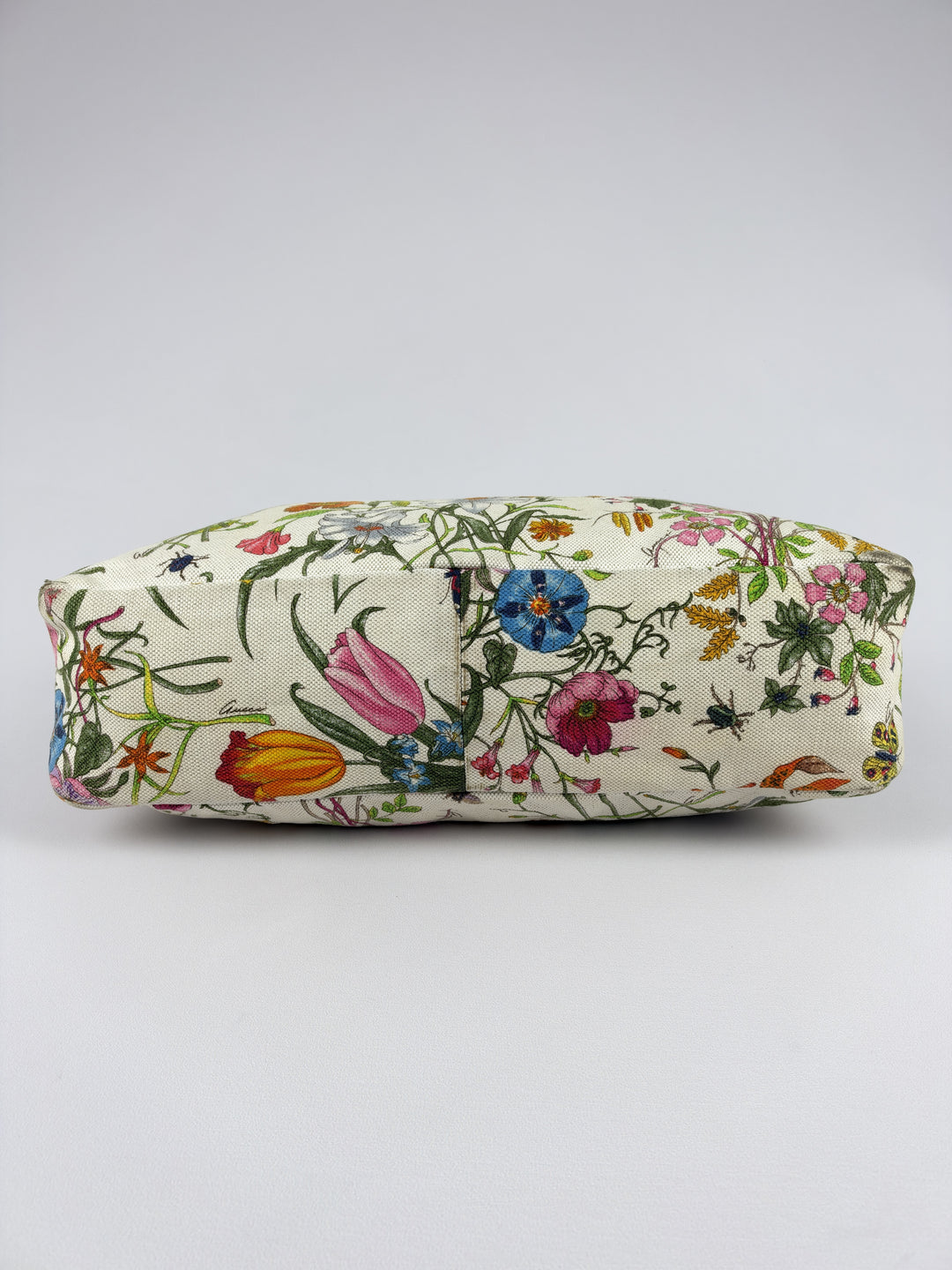 Gucci Flora Canvas Horsebit Hobo Shoulder Bag in Cremeweiß, Detailansicht 6