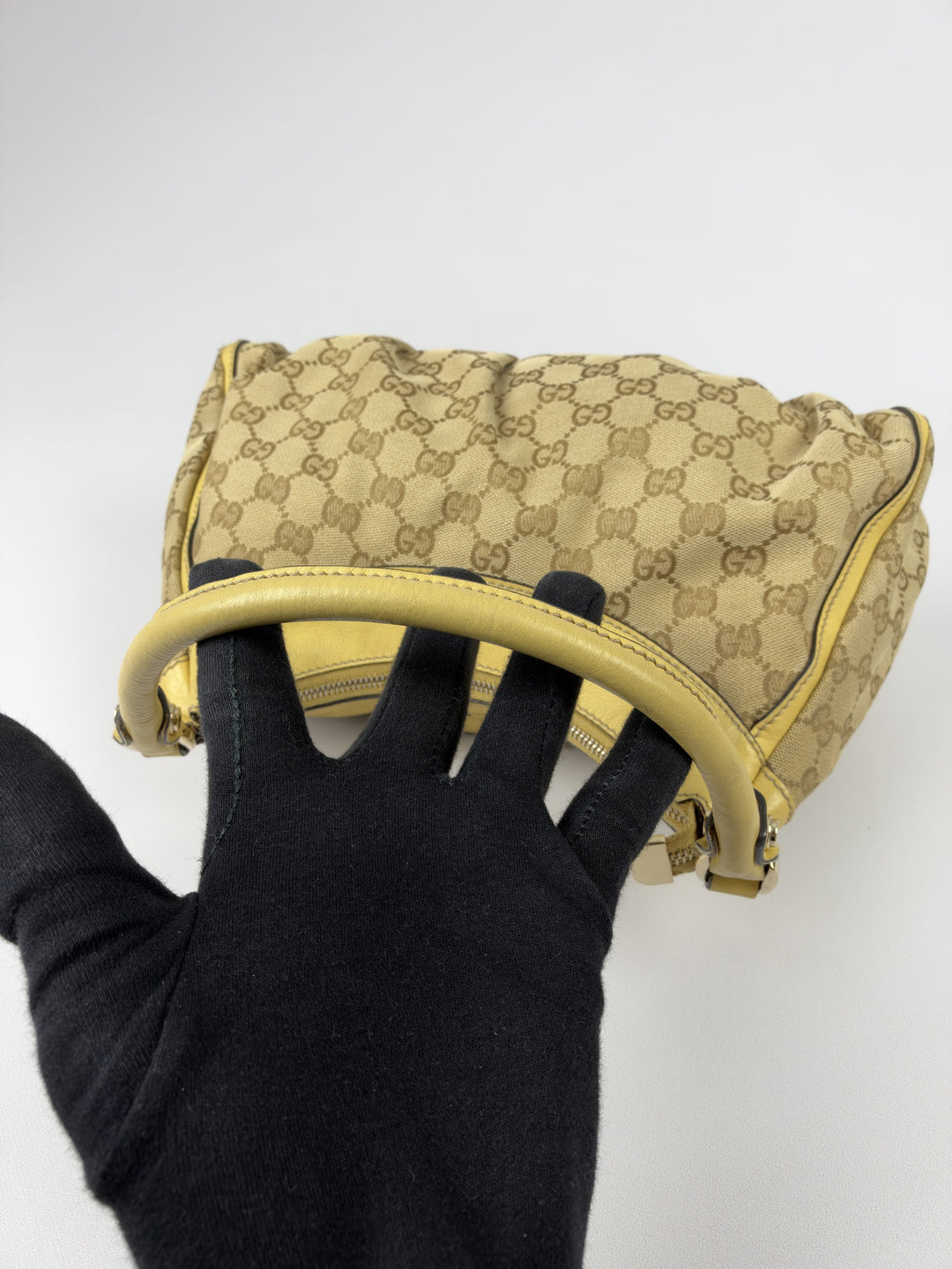 Gucci GG Canvas Abbey D-Ring Hobo Shoulder Bag in Beige/Ebenholz, Detailansicht 12