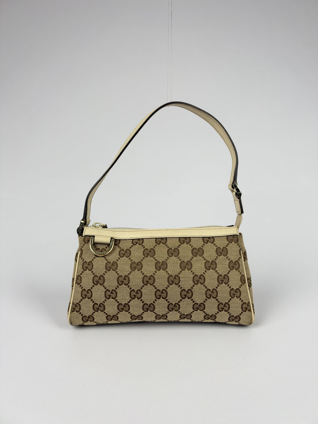 Gucci GG Canvas Abbey D-Ring Pochette Baguette Shoulder Bag in Beige/Ebenholz, Detailansicht 1