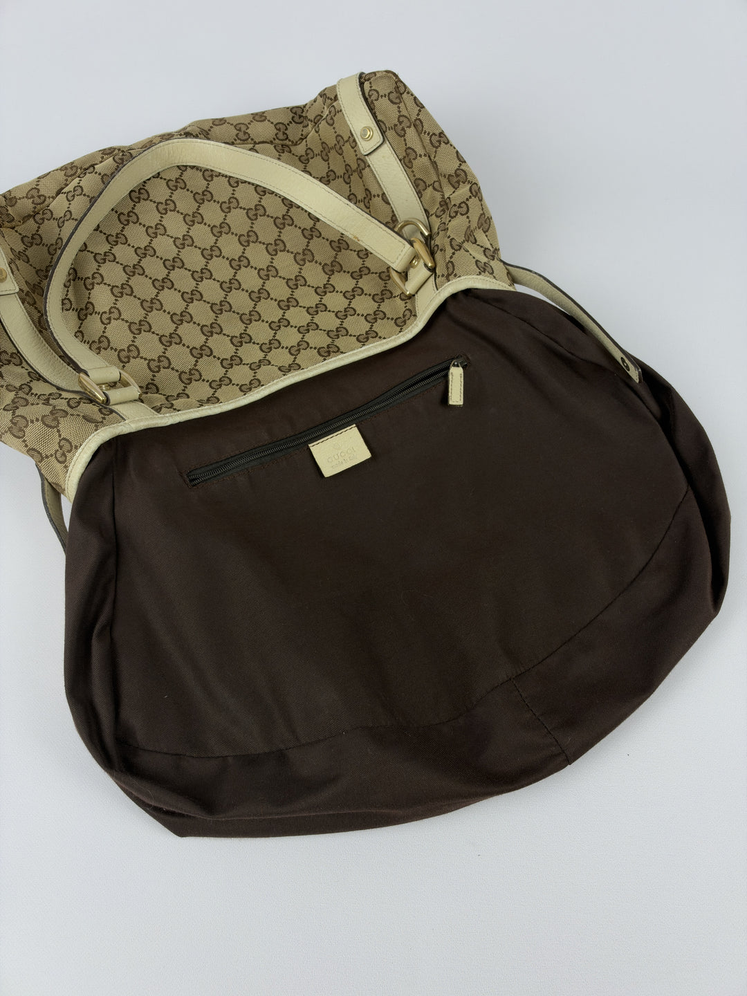 Gucci GG Canvas Abbey D-Ring Tote Shoulder Bag in Beige/Ebenholz, Detailansicht 11