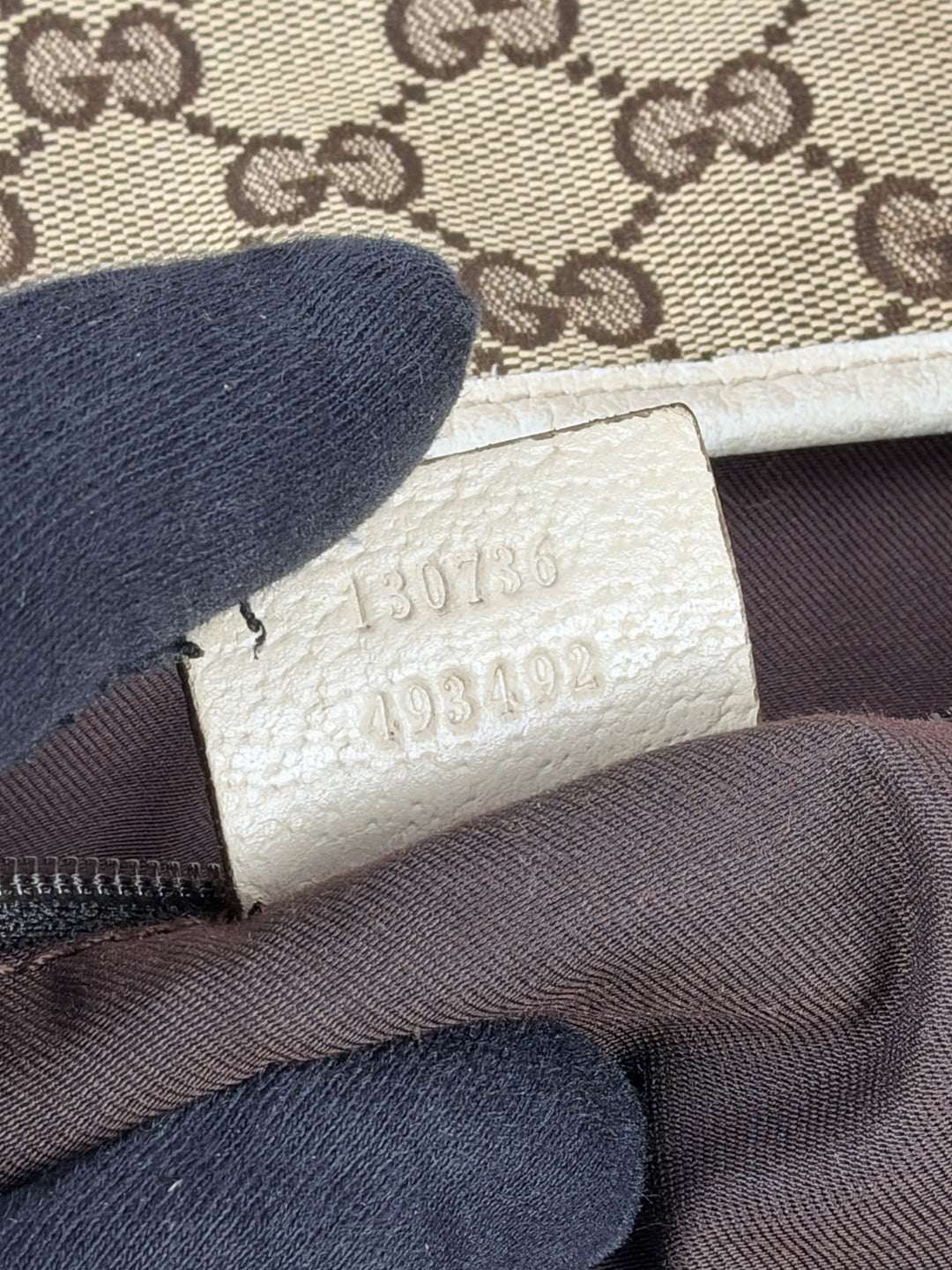 Gucci GG Canvas Abbey D-Ring Tote Shoulder Bag in Beige/Ebenholz, Detailansicht 13