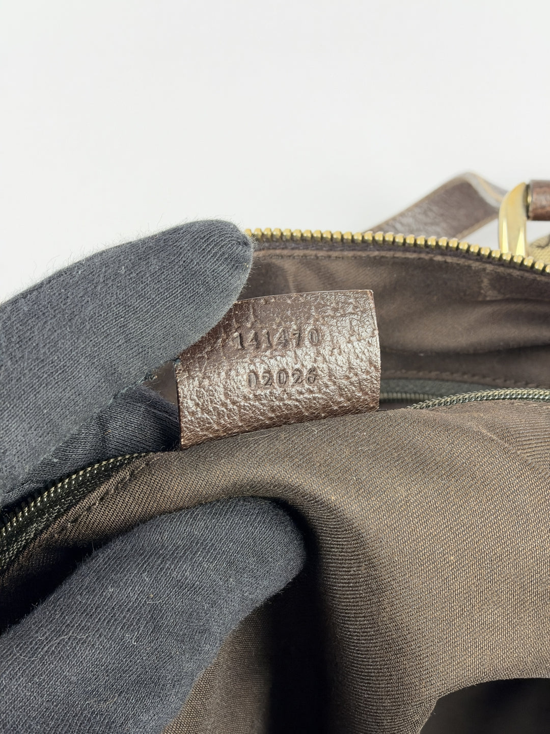 Gucci GG Canvas Abbey D-Ring Tote Shoulder Bag in Beige/Braun, Detailansicht 14