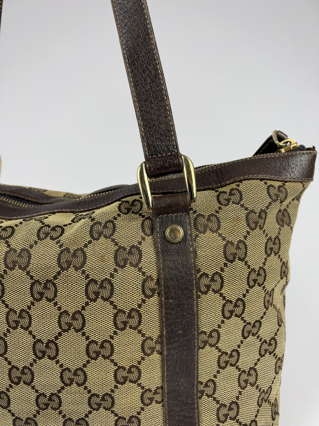 Gucci GG Canvas Abbey D-Ring Tote Shoulder Bag in Beige/Braun, Detailansicht 3