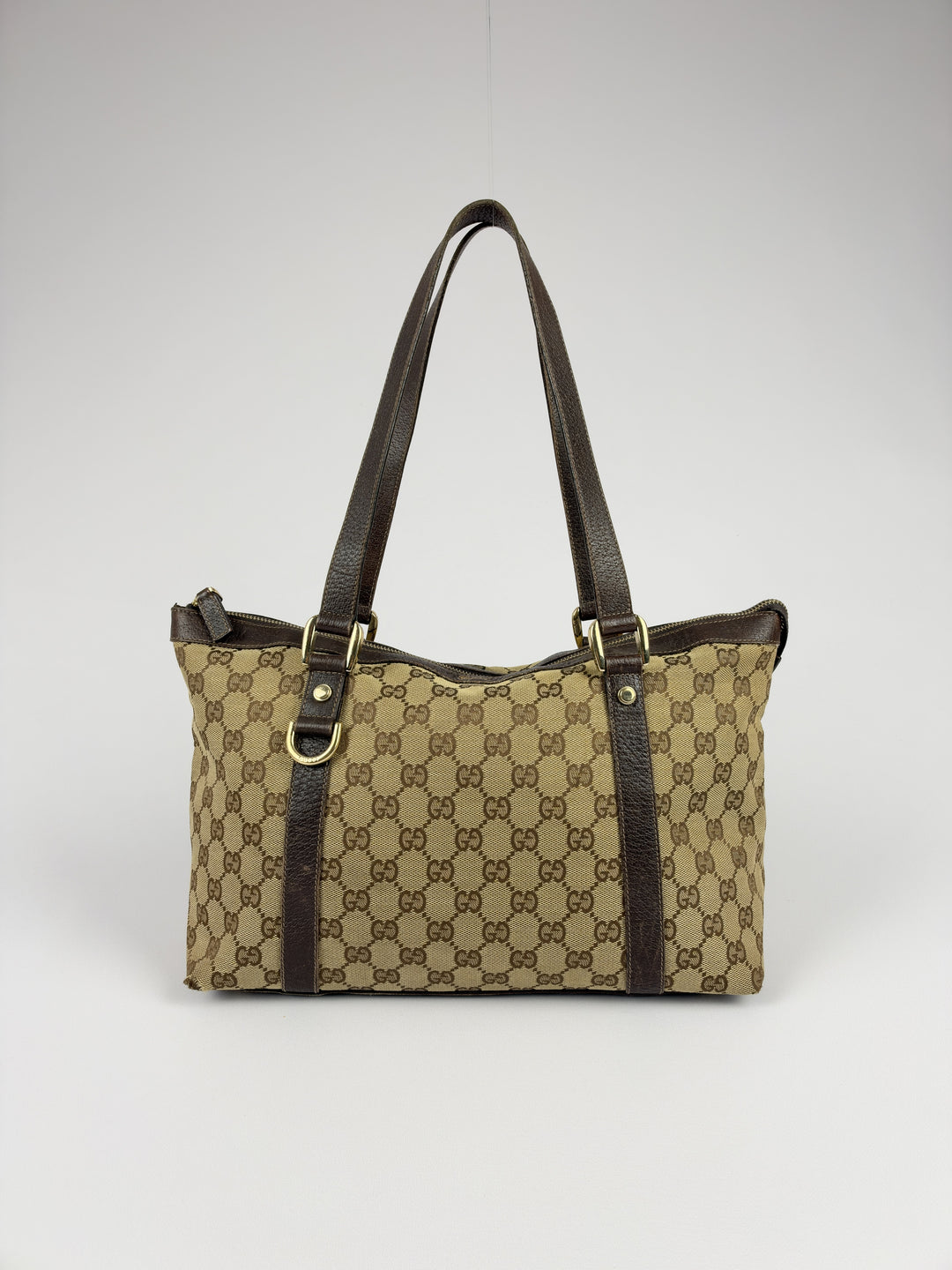 Gucci GG Canvas Abbey D-Ring Tote Shoulder Bag in Beige/Braun, Vorderansicht im Originalfoto