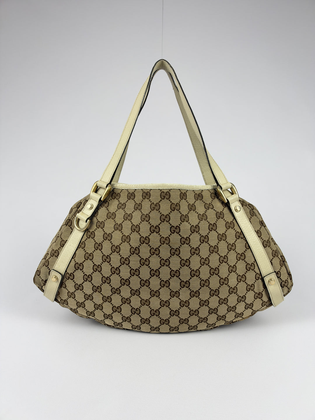 Gucci GG Canvas Abbey D-Ring Tote Shoulder Bag in Beige/Ebenholz, Vorderansicht im Originalfoto
