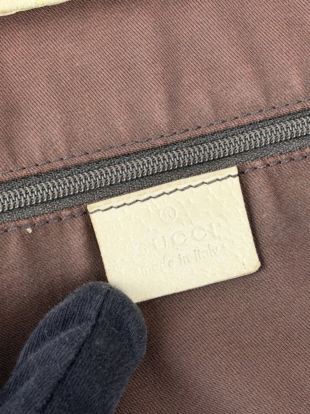 Gucci GG Canvas Abbey Tote Shoulder Bag in Beige/Ebenholz, Detailansicht 12