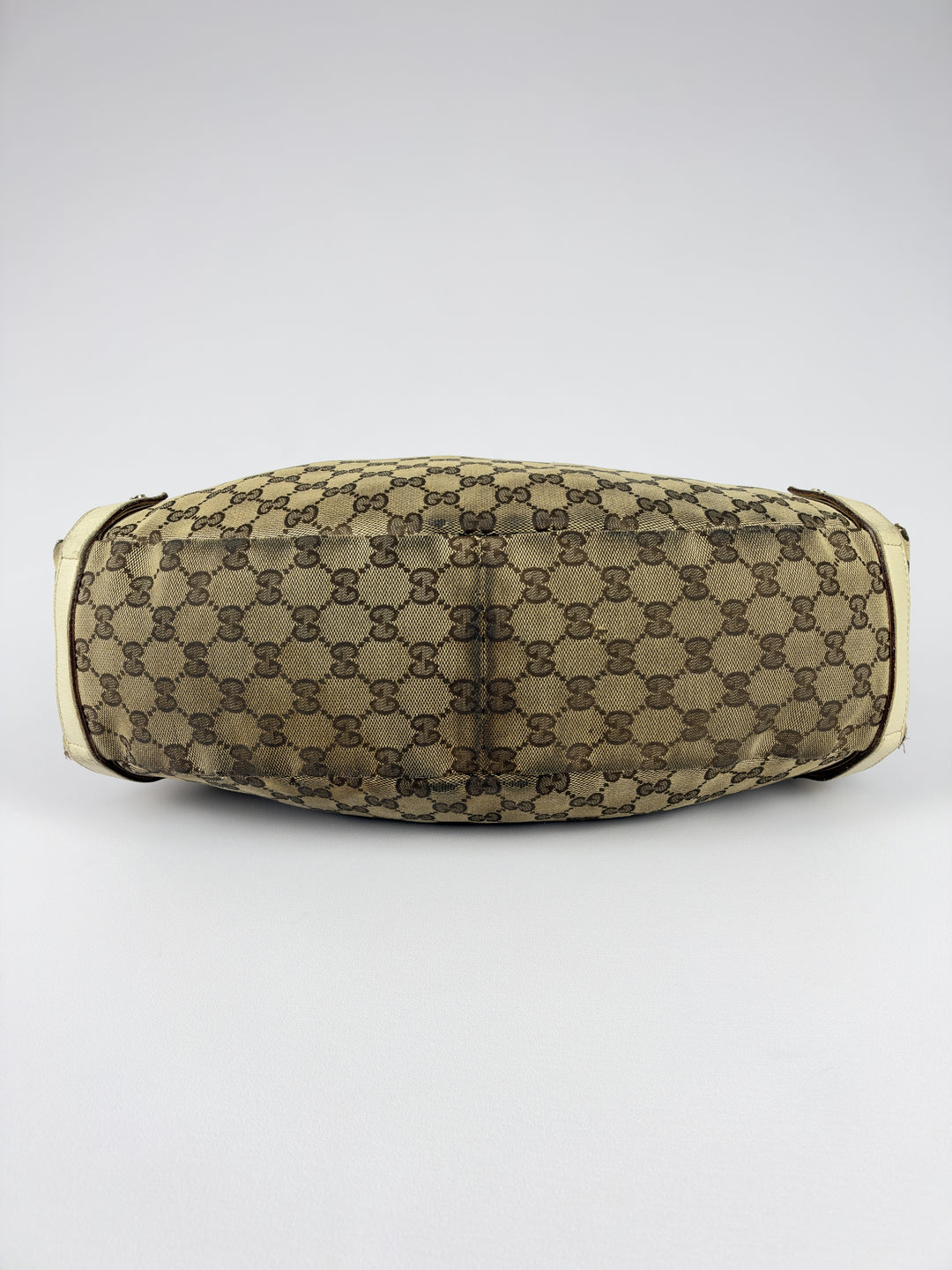 Gucci GG Canvas Abbey Tote Shoulder Bag in Beige/Ebenholz, Detailansicht 4