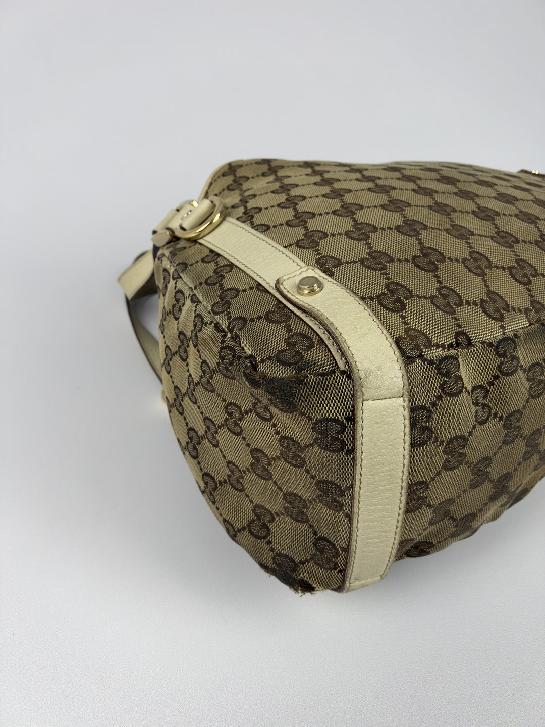 Gucci GG Canvas Abbey Tote Shoulder Bag in Beige/Ebenholz, Detailansicht 5