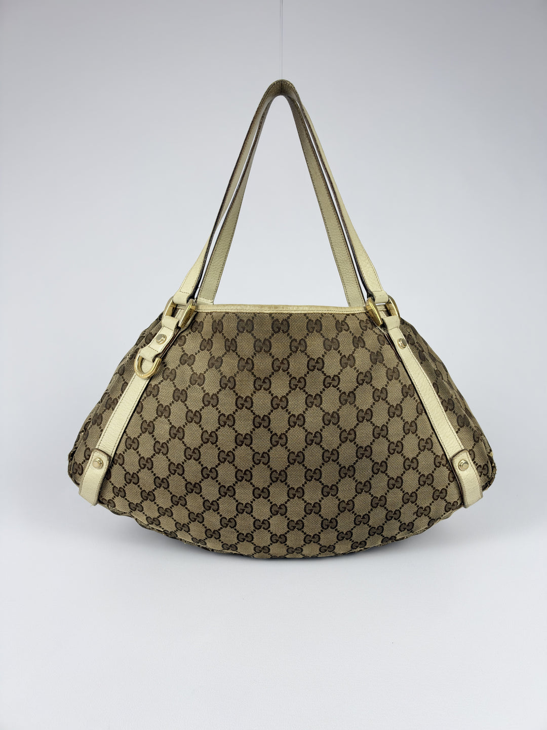 Gucci GG Canvas Abbey Tote Shoulder Bag in Beige/Ebenholz, Vorderansicht im Originalfoto