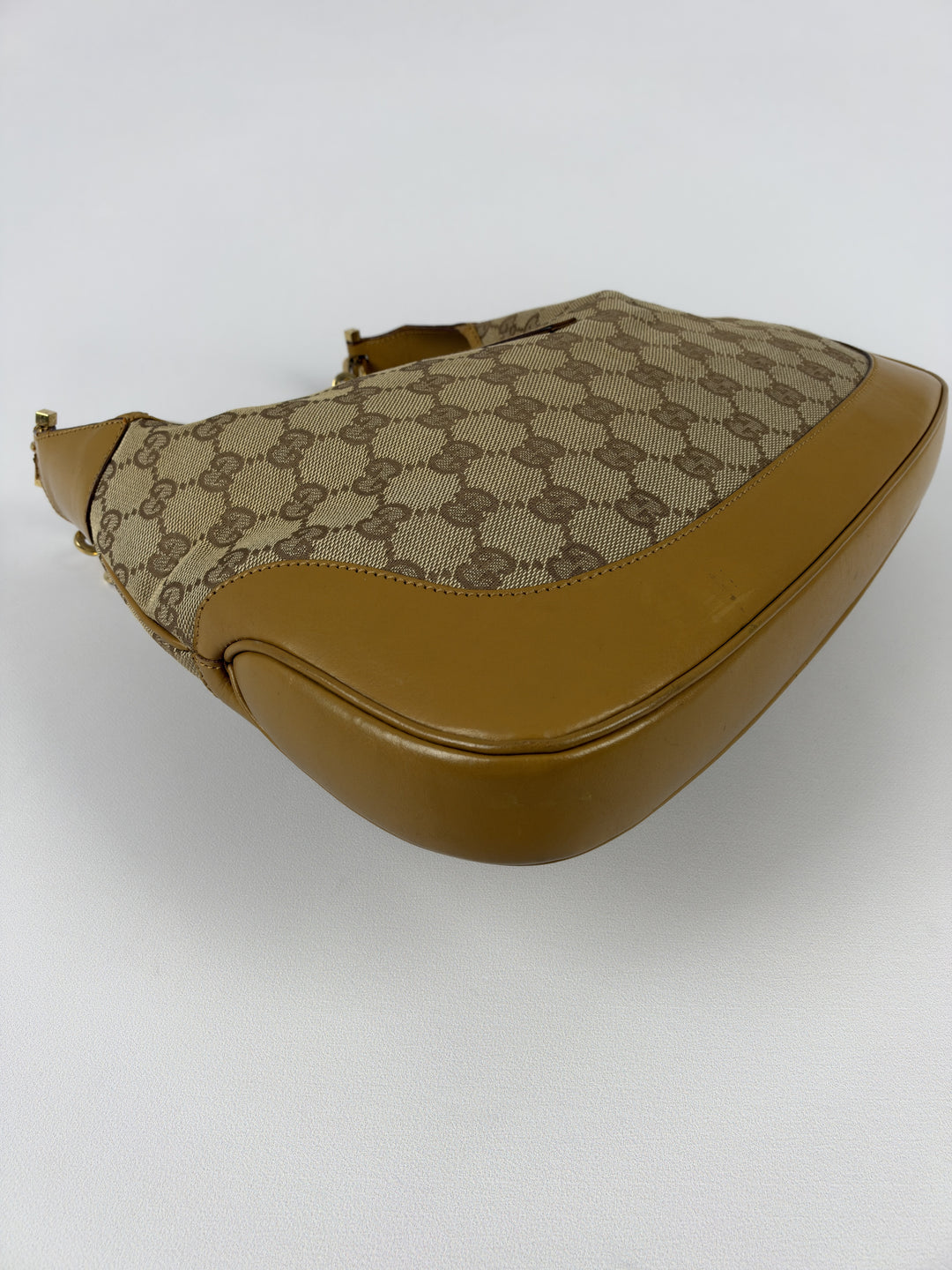 Gucci GG Canvas Jackie Chain Hobo Shoulder Bag in Beige/Ebenholz, Detailansicht 10