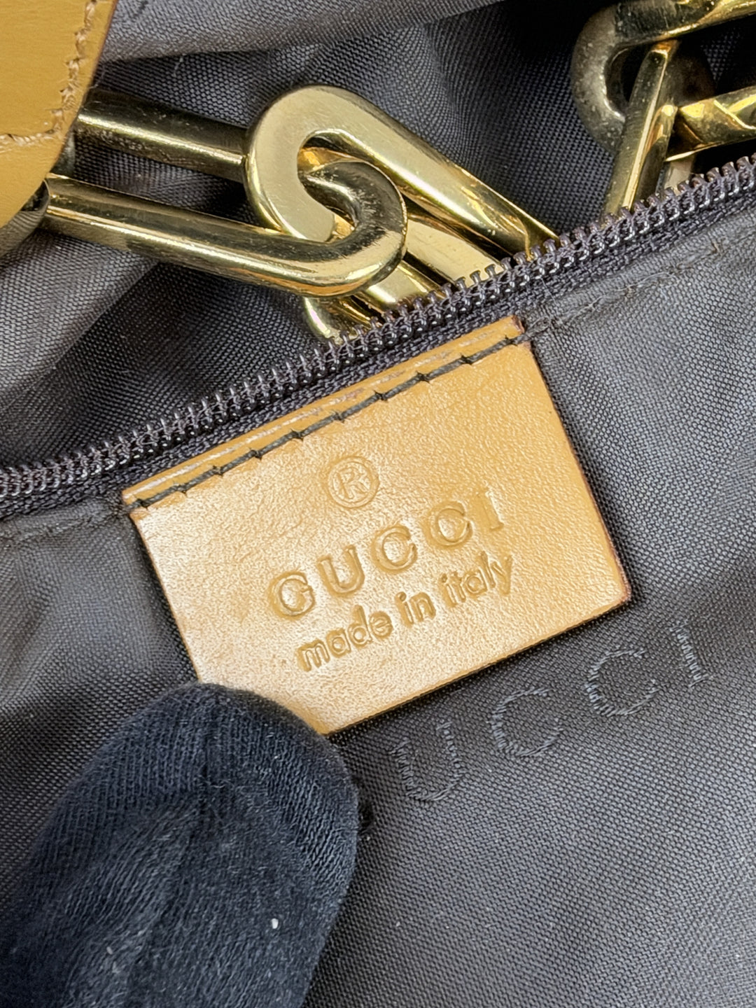 Gucci GG Canvas Jackie Chain Hobo Shoulder Bag in Beige/Ebenholz, Detailansicht 15