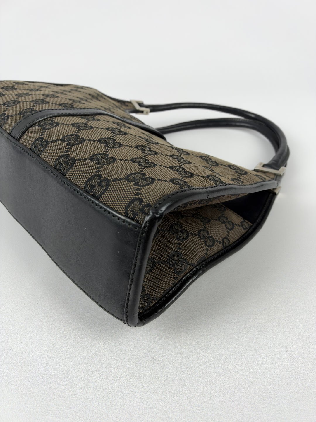 Gucci GG Canvas Jackie Small Hobo Shoulder Bag in Dunkelbraun/Schwarz, Detailansicht 11