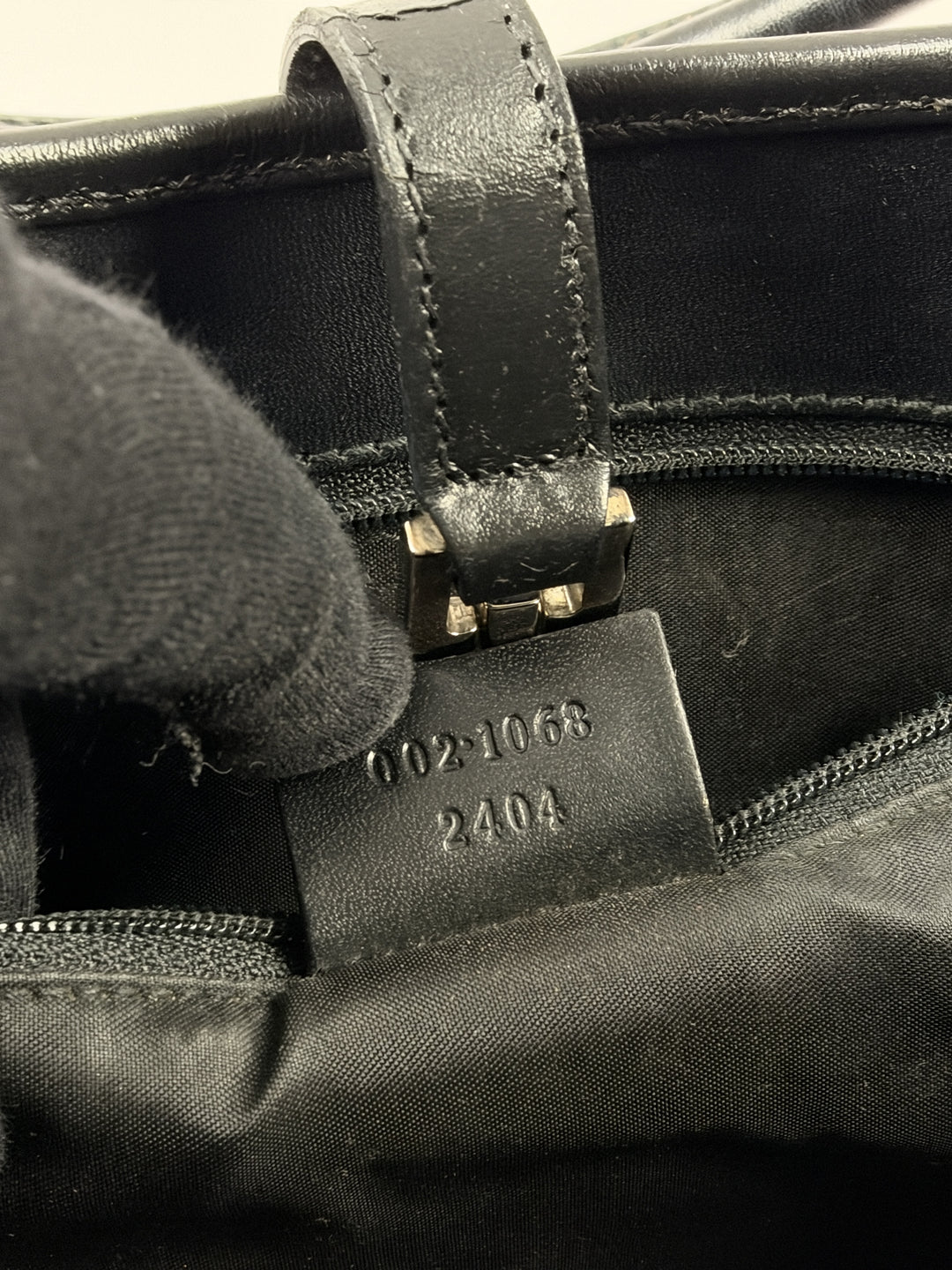 Gucci GG Canvas Jackie Small Hobo Shoulder Bag in Dunkelbraun/Schwarz, Detailansicht 15