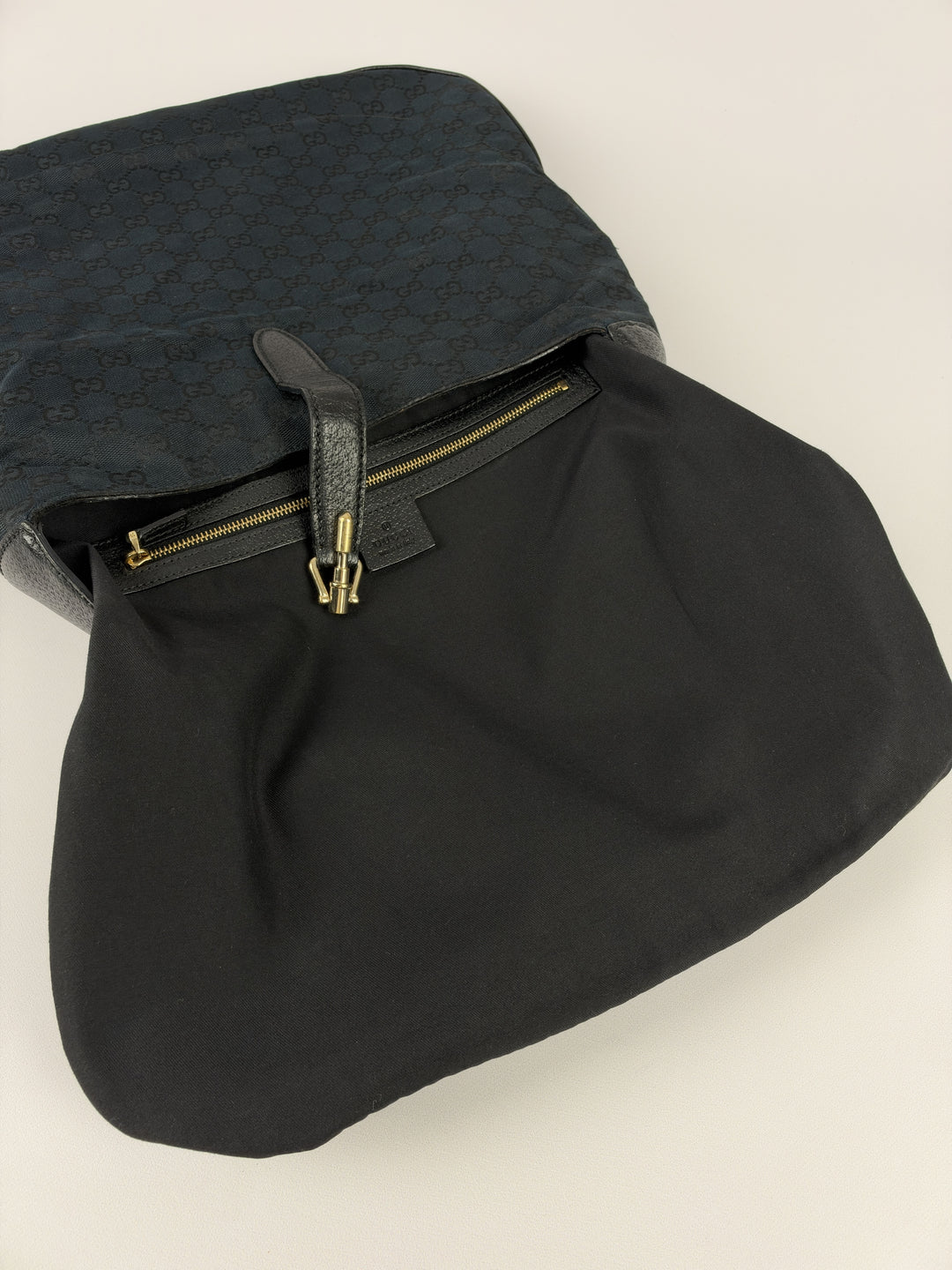 Gucci GG Canvas New Jackie Large Hobo Shoulder Bag in Schwarz, Detailansicht 13
