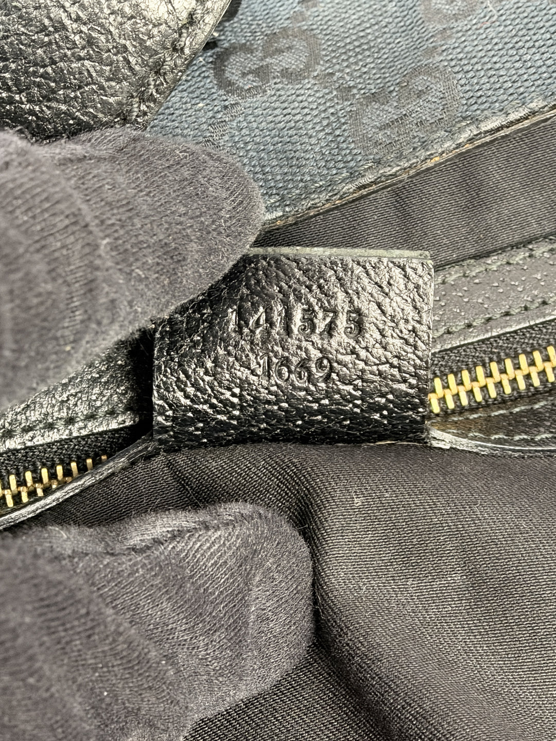 Gucci GG Canvas New Jackie Large Hobo Shoulder Bag in Schwarz, Detailansicht 15
