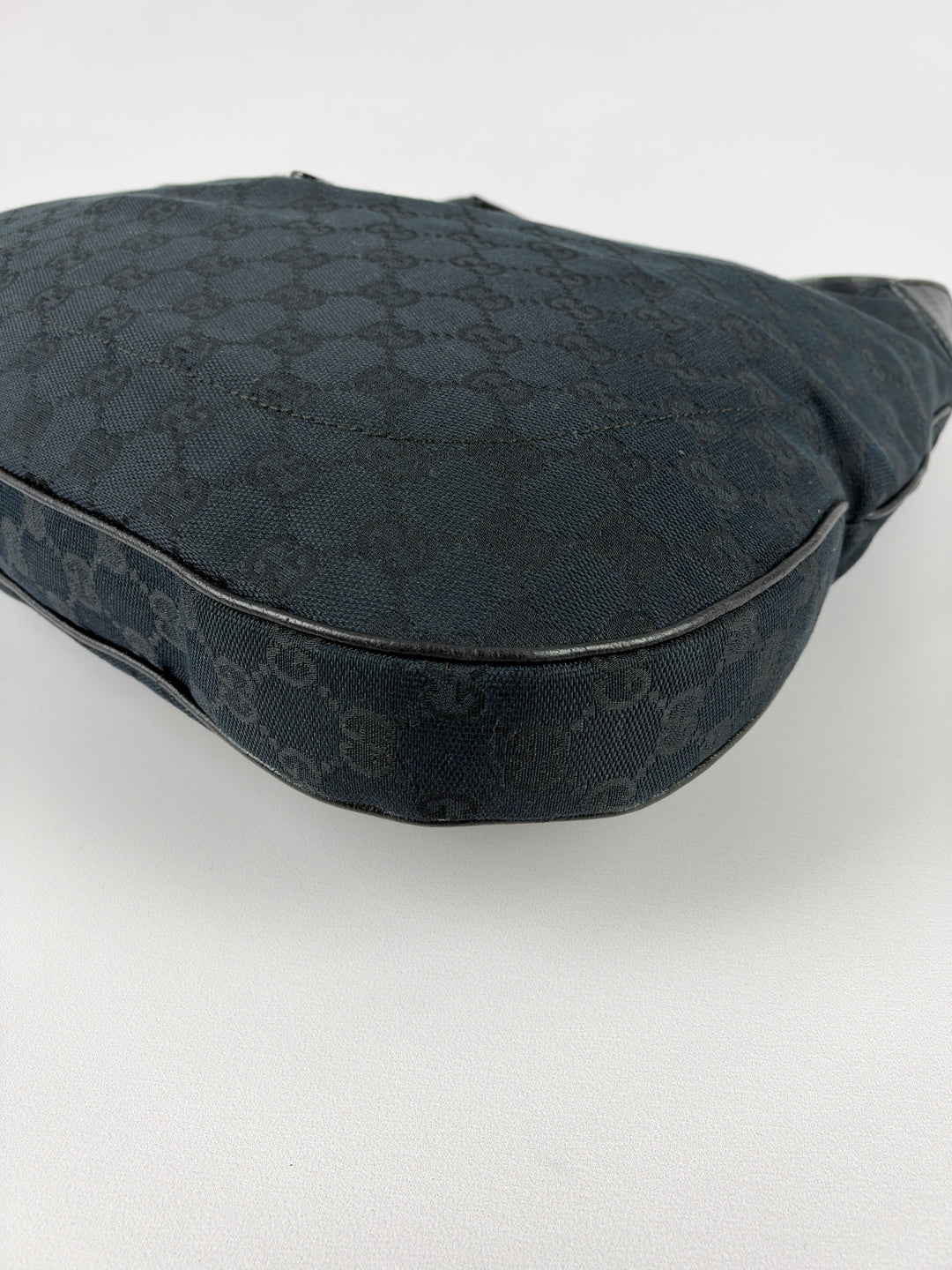 Gucci GG Canvas New Jackie Large Hobo Shoulder Bag in Schwarz, Detailansicht 7
