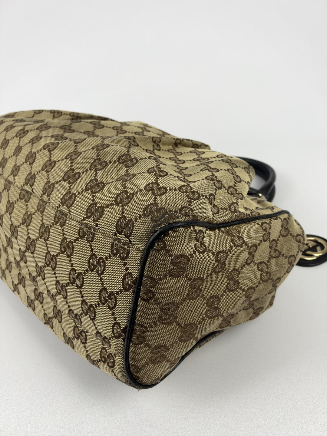 Gucci GG Canvas Sukey Medium Tote Shoulder Bag in Beige/Ebenholz, Detailansicht 11