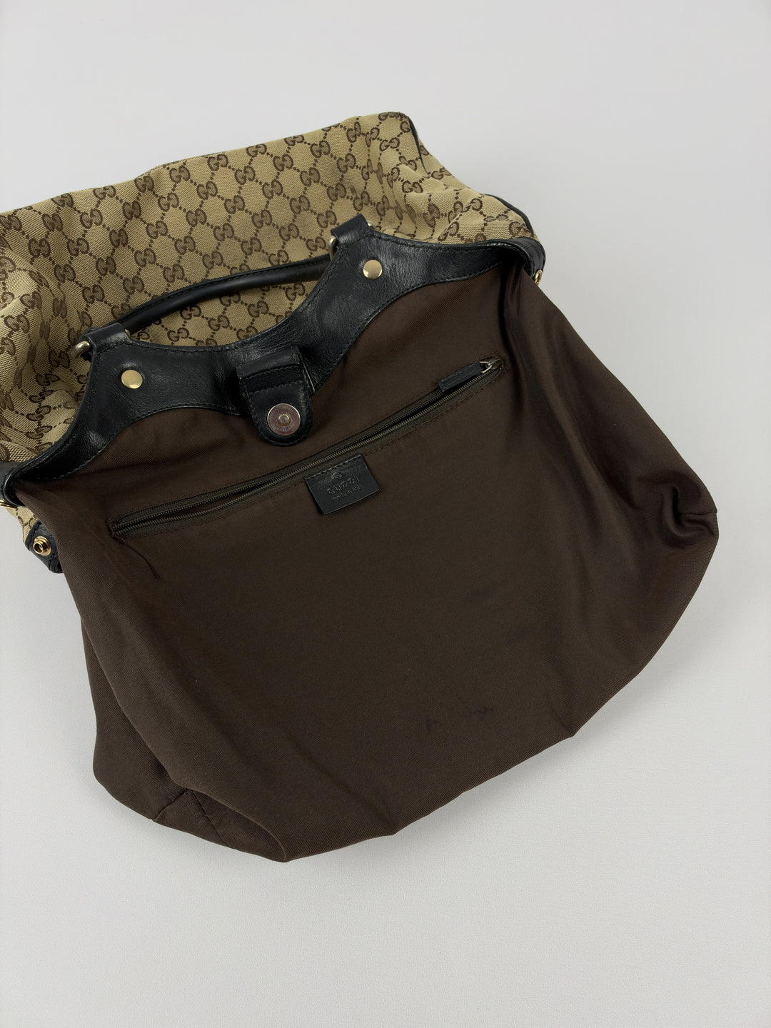Gucci GG Canvas Sukey Medium Tote Shoulder Bag in Beige/Ebenholz, Detailansicht 12