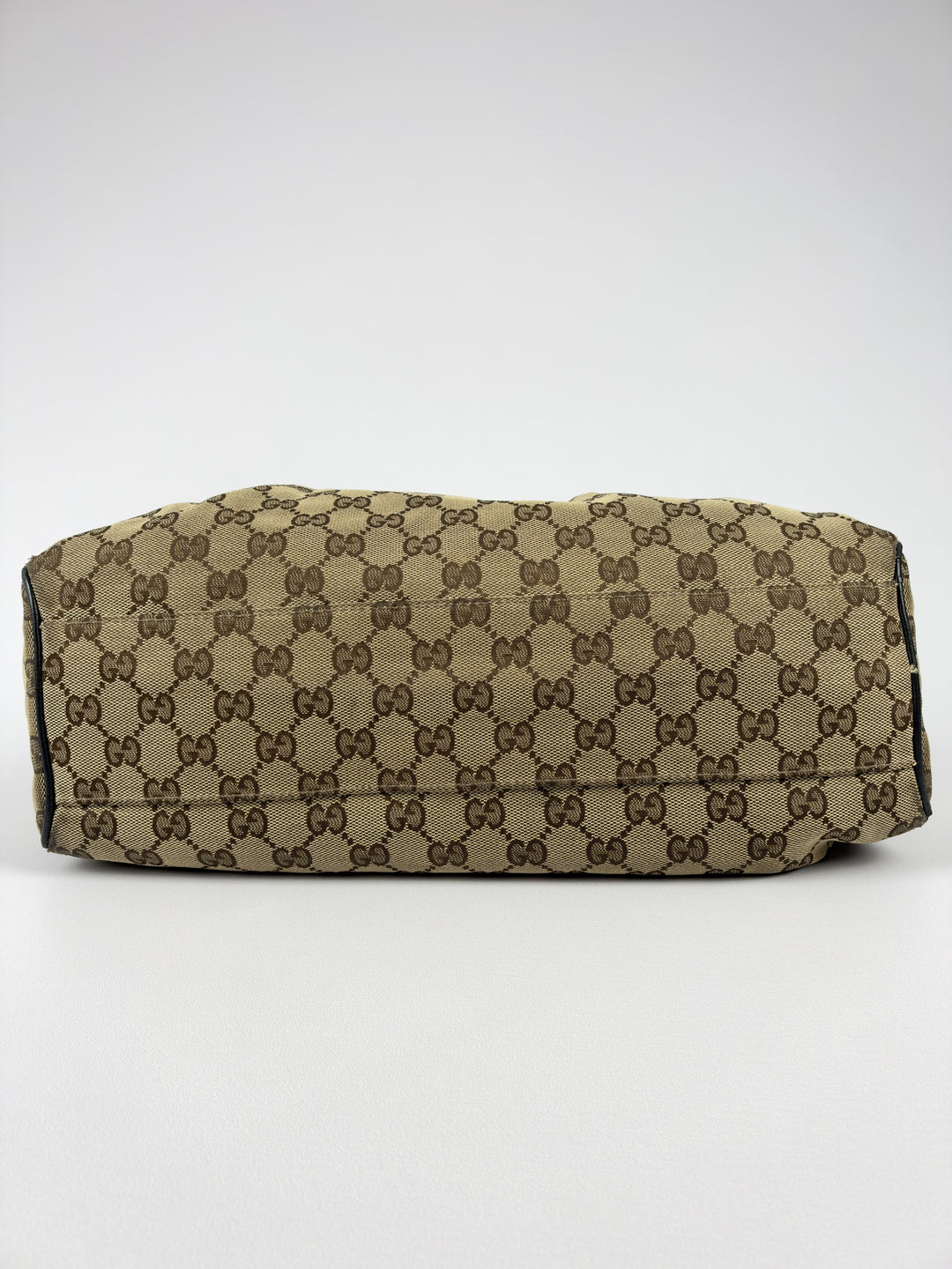 Gucci GG Canvas Sukey Medium Tote Shoulder Bag in Beige/Ebenholz, Detailansicht 7