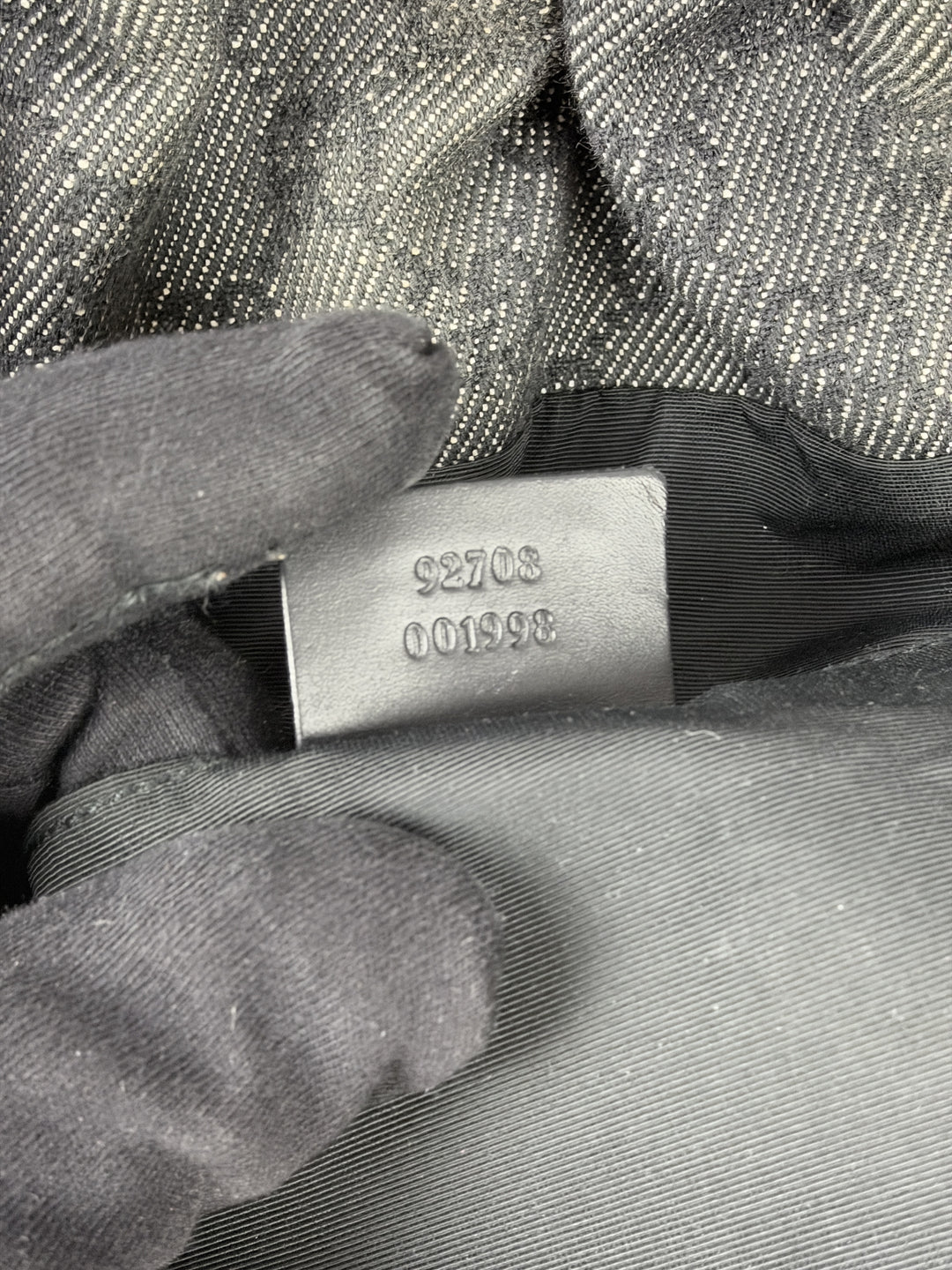 Gucci GG Denim Bamboo Shoulder Bag in Grau, Detailansicht 14